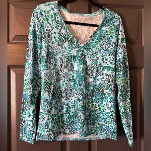 COPY - Lilly Pulitzer jersey knit long sleeve V neck. Excellent condition.